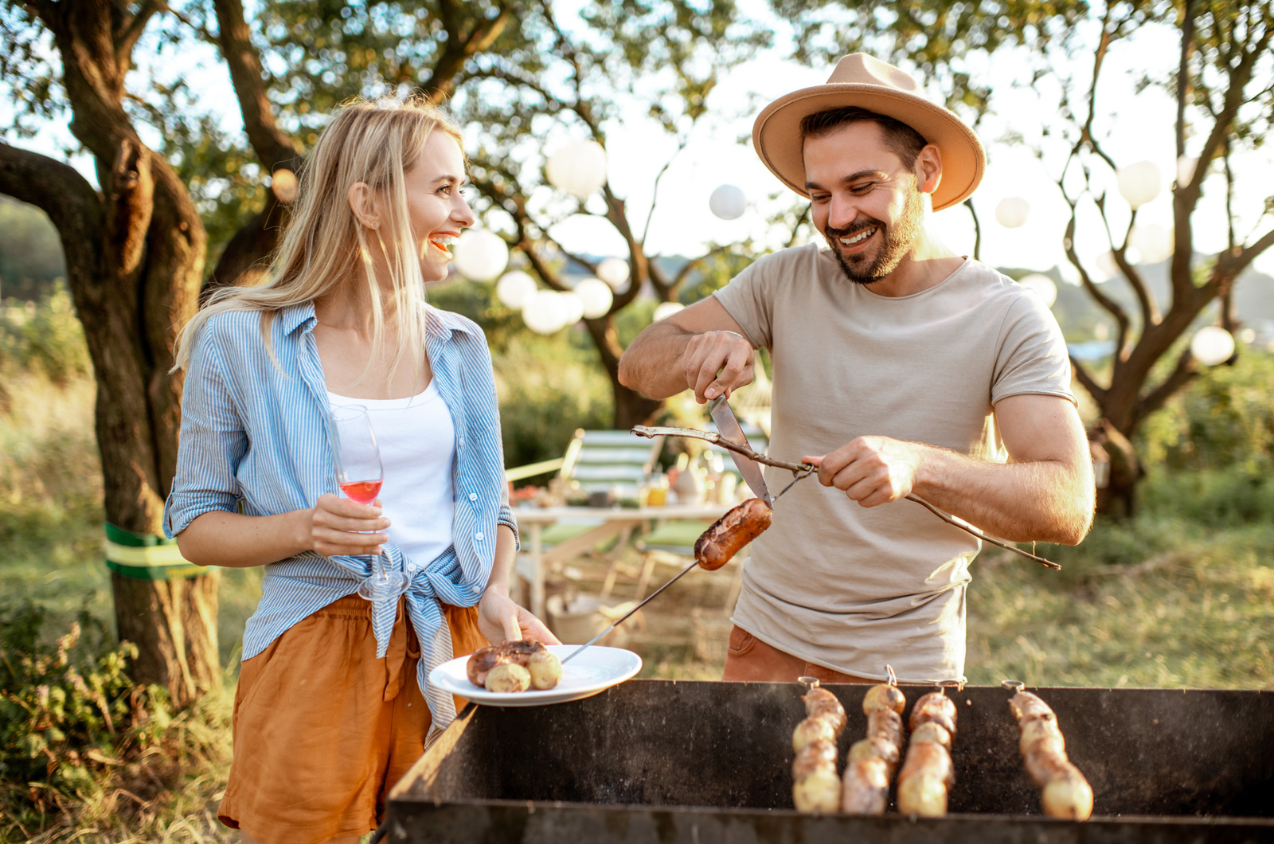 🌿 Grillen, Gartenarbeit & laue Abende: Dein perfektes Garten-Date! 🍔